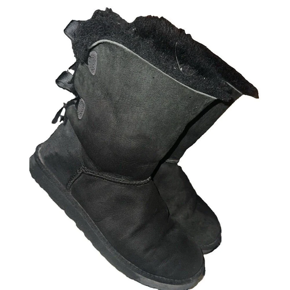 UGG Australia Bailey Bow II Boots Black Sheepskin Suede Women’s Size 7 Winter